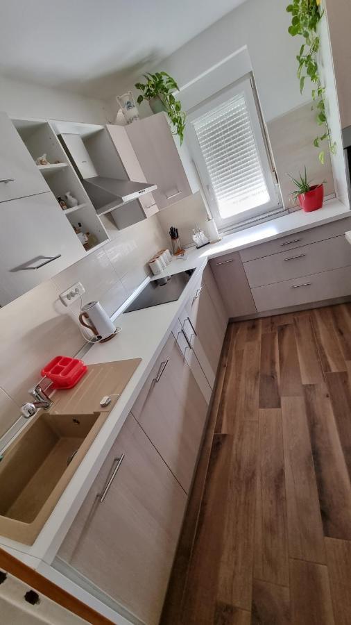 Apartman Ori Umag Exteriör bild