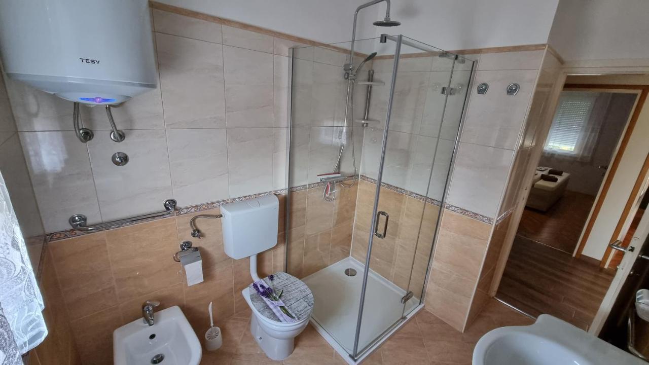 Apartman Ori Umag Exteriör bild